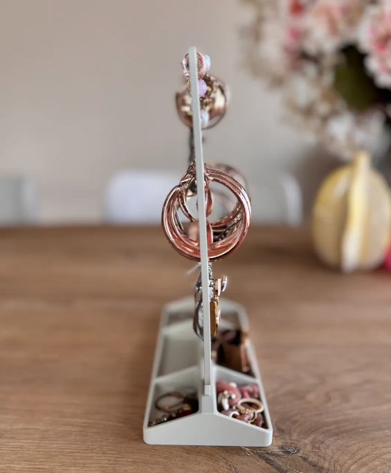 Earring Holder 2.4 — 3D printed by Moon Studio 3D